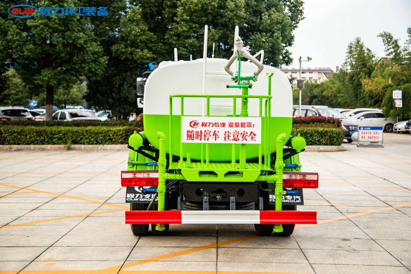 东风小福瑞卡洒水车(5吨)