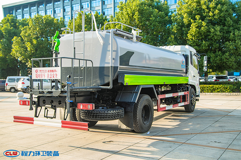 东风天锦洒水车(12.6方)
